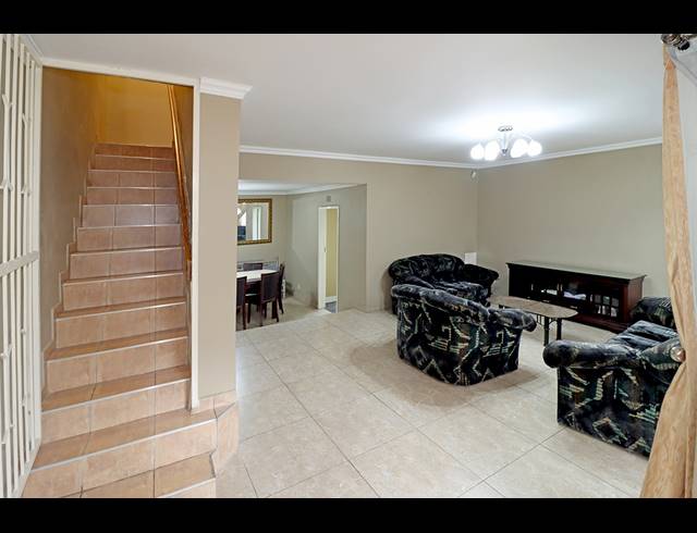 2 BEDROOM TOWNHOUSE FOR SALE IN BRUMA